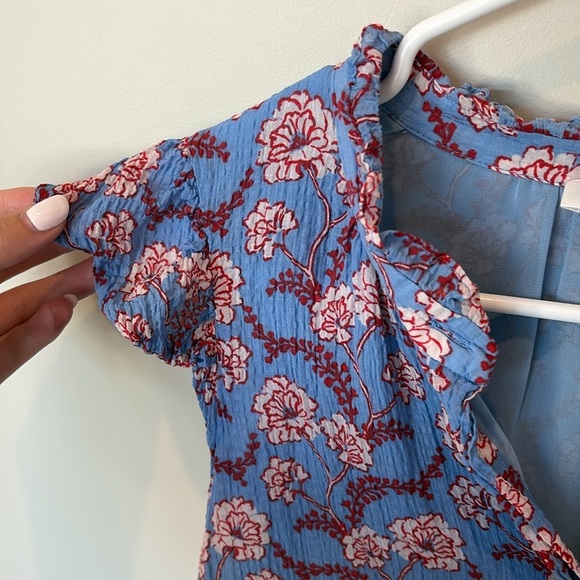 A.L.C Foley Top in Blue & Red Multi Silk Flutter Sleeve Floral Size 10 - Picture 4 of 11